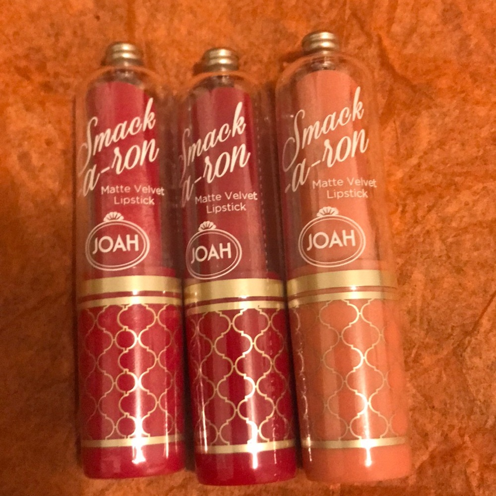 Matte velvet lipstick